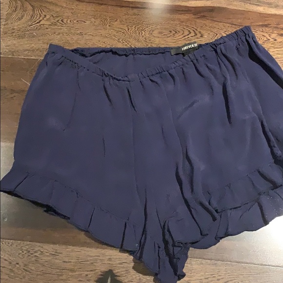 Forever 21 Ruffled shorts - Picture 1 of 2